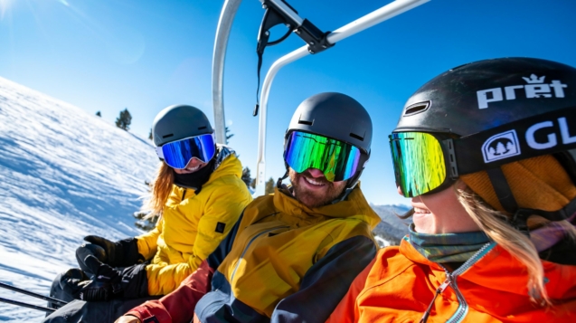 rodzina na nartach